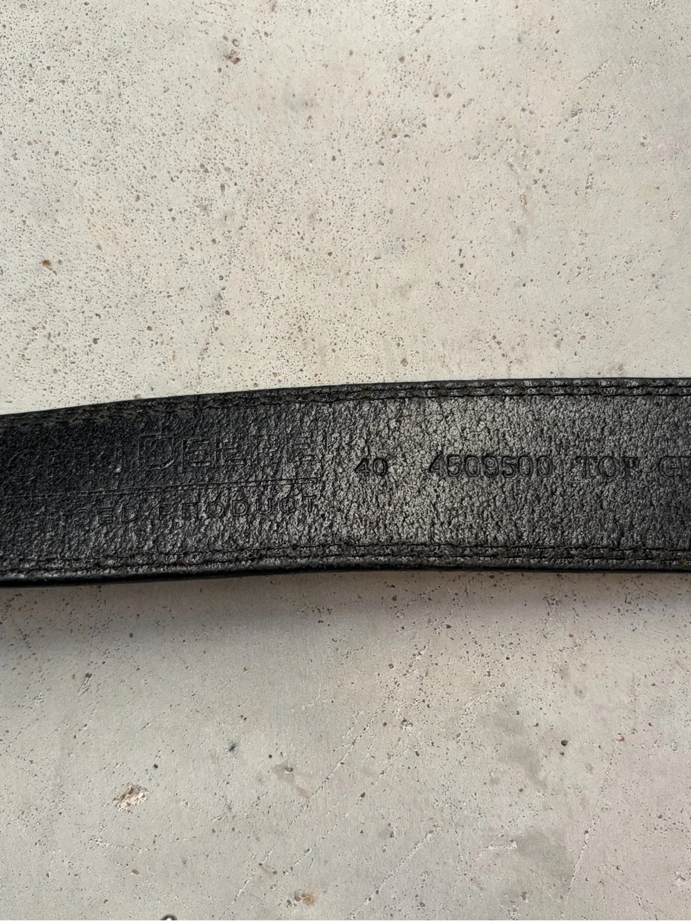 ⁠John Deere Black Top Grain Leather Contrast Stitch Belt 40⁠